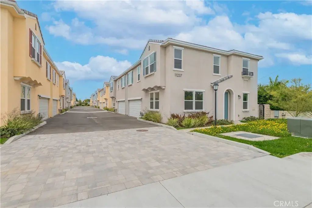 11237 Gladhill Road 10, Whittier