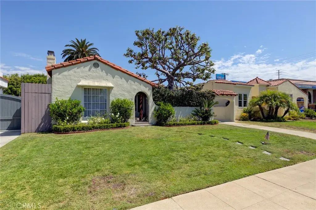 2376 Selby Avenue, Los Angeles