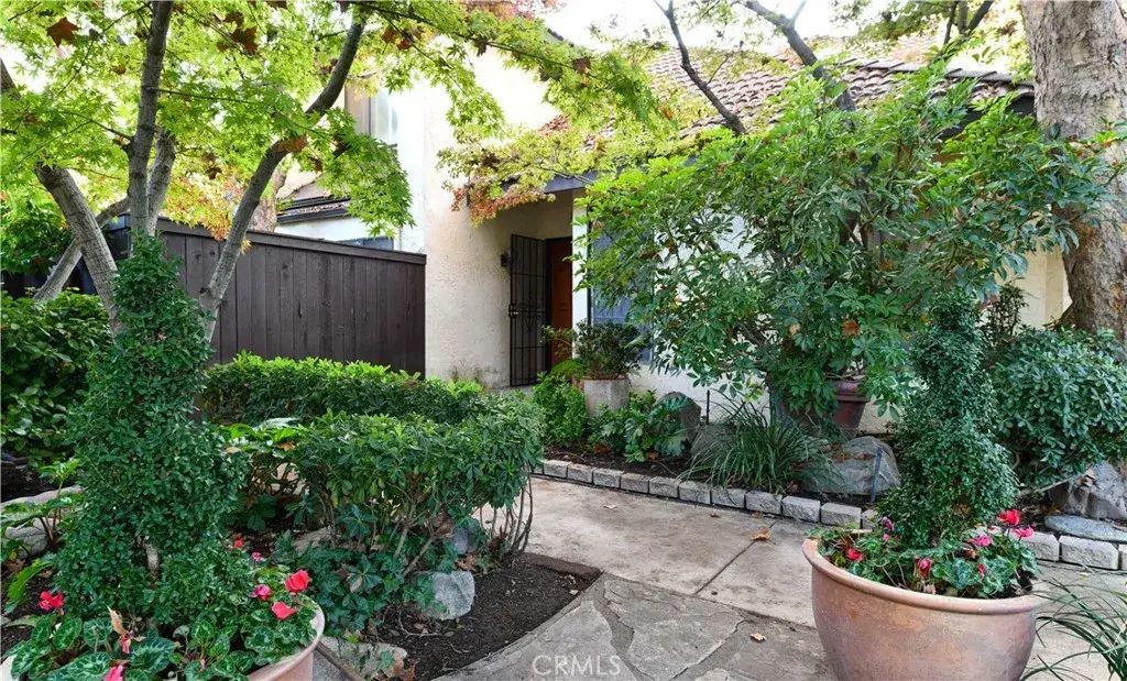 2890 Huntington 110, Fresno