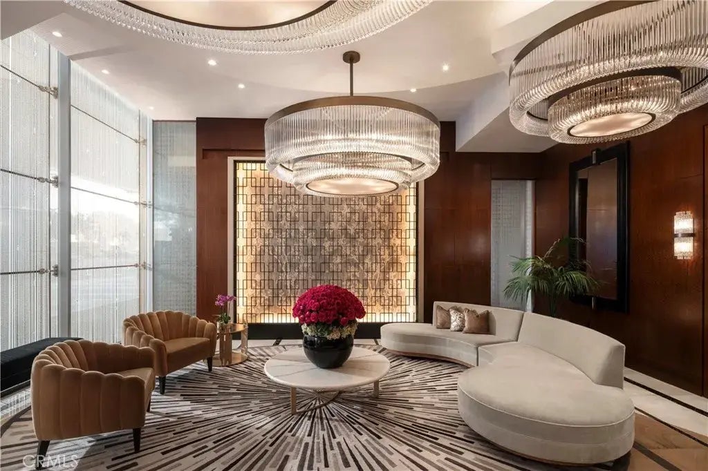 900 W Olympic Boulevard 46b, Los Angeles