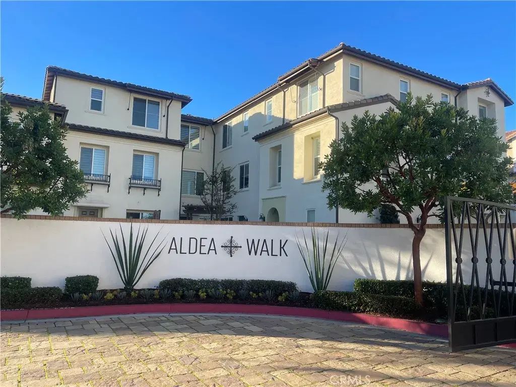 8267 Luna, Buena Park