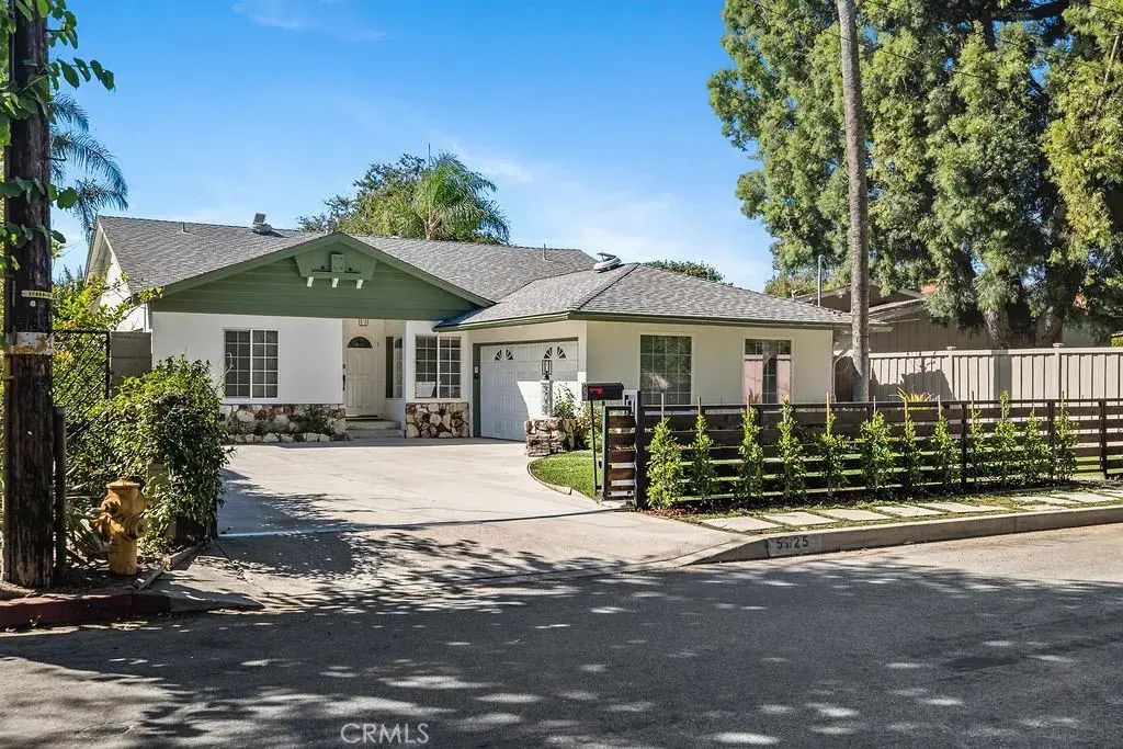 5725 Rhodes Avenue, Valley Village