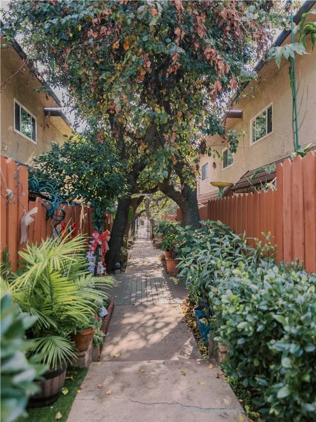 14527 Plummer 202, Panorama City