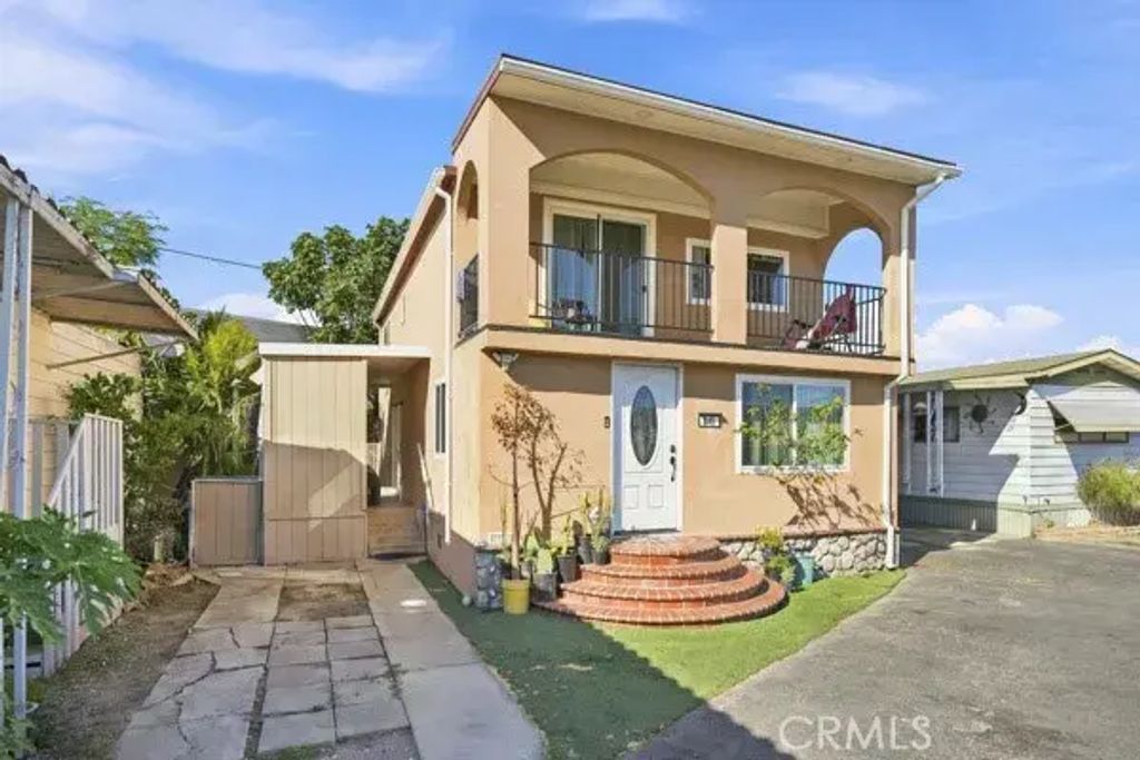 16511 Garfield 45b, Paramount