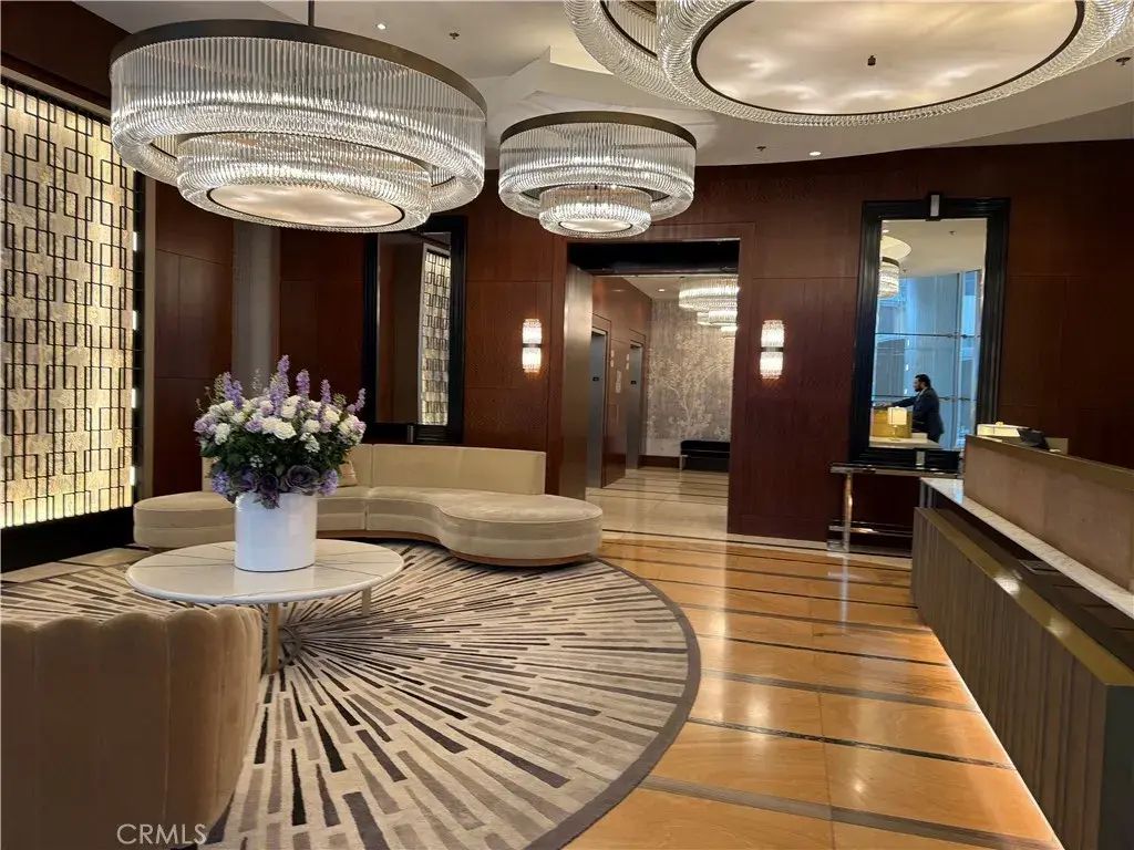 900 W Olympic Boulevard 41f, Los Angeles