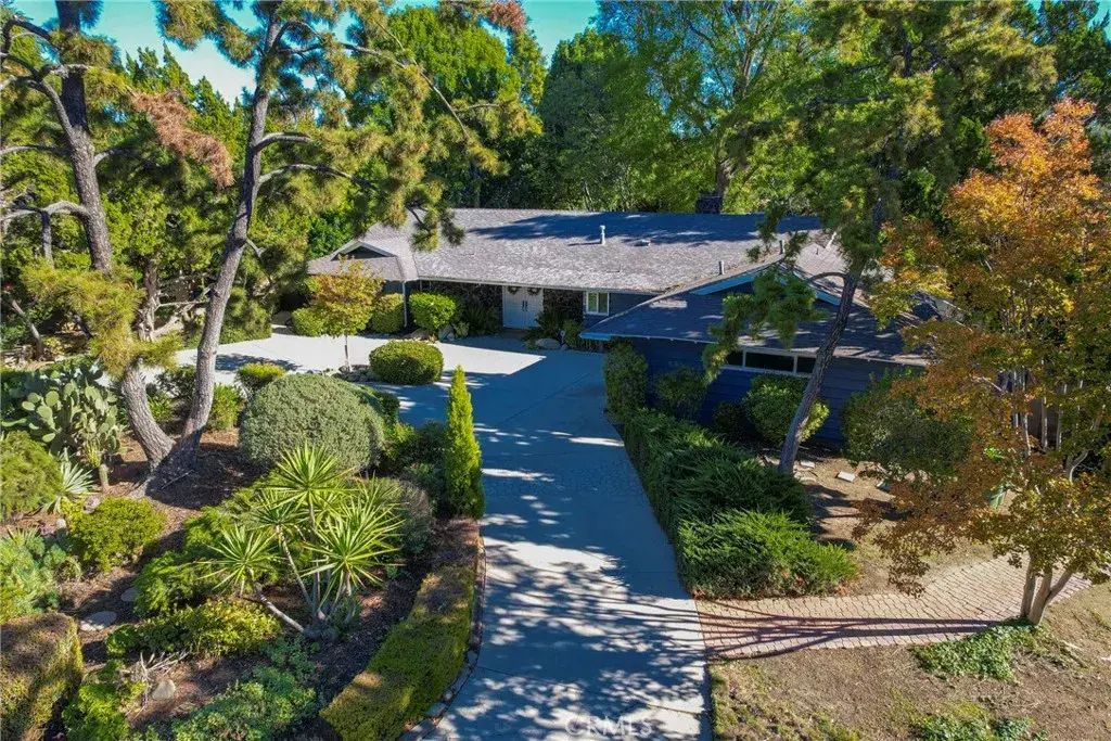 9356 Beckford, Northridge