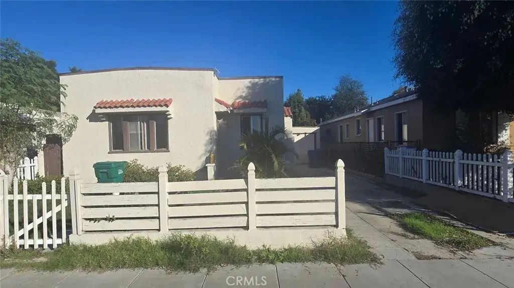 2452 Adriatic, Long Beach