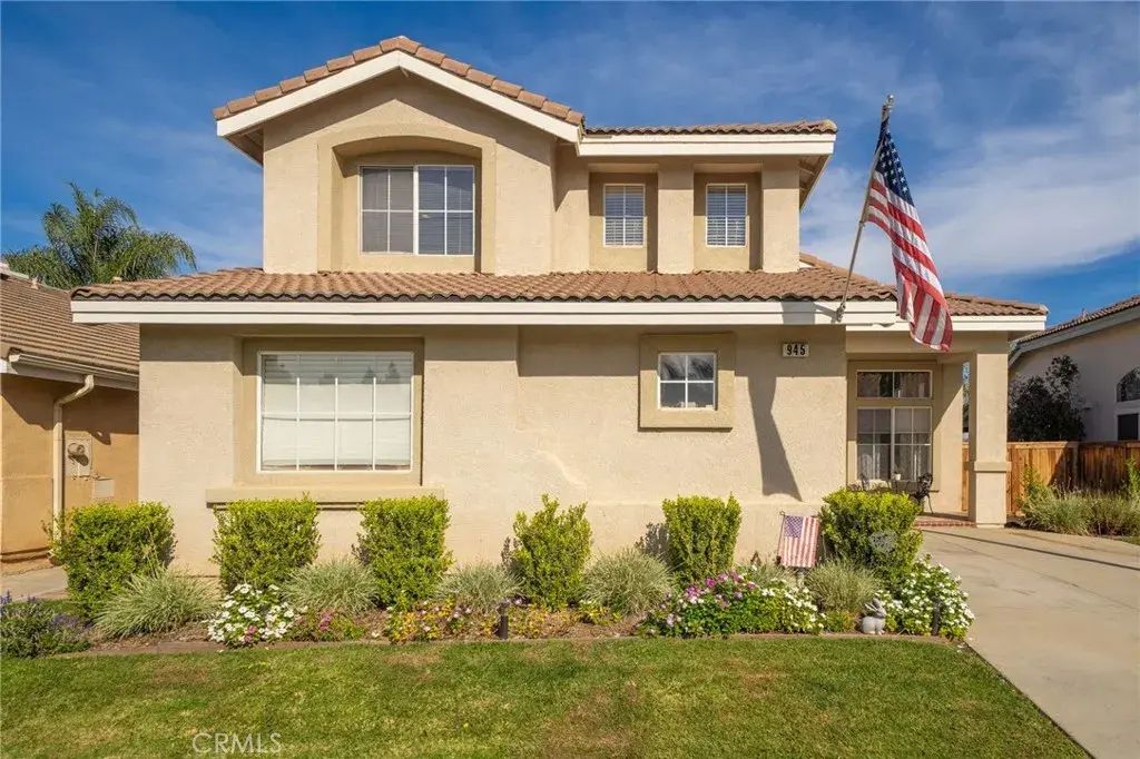 945 Ferndale, Corona