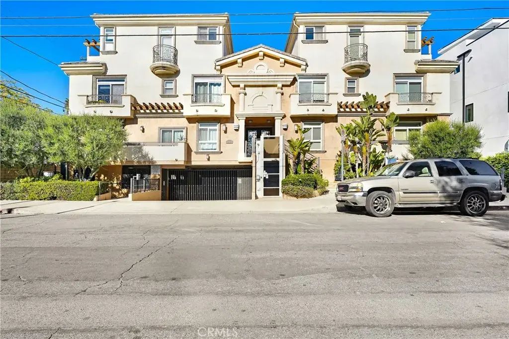 11323 Huston 11, North Hollywood
