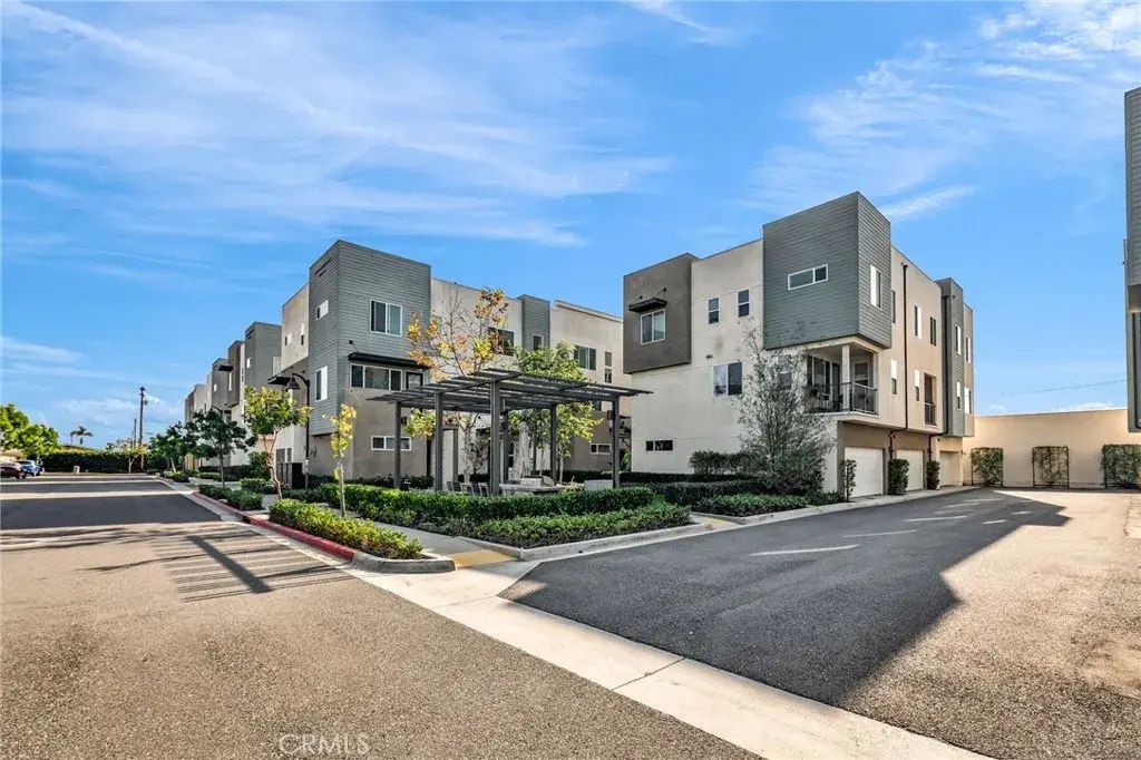 318 Bridgewater 5, Gardena