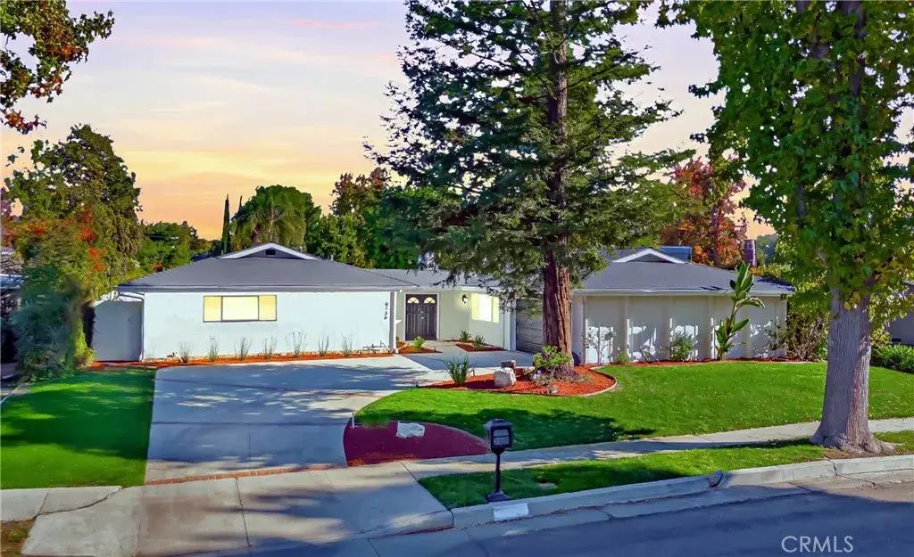 6136 Kentland, Woodland Hills