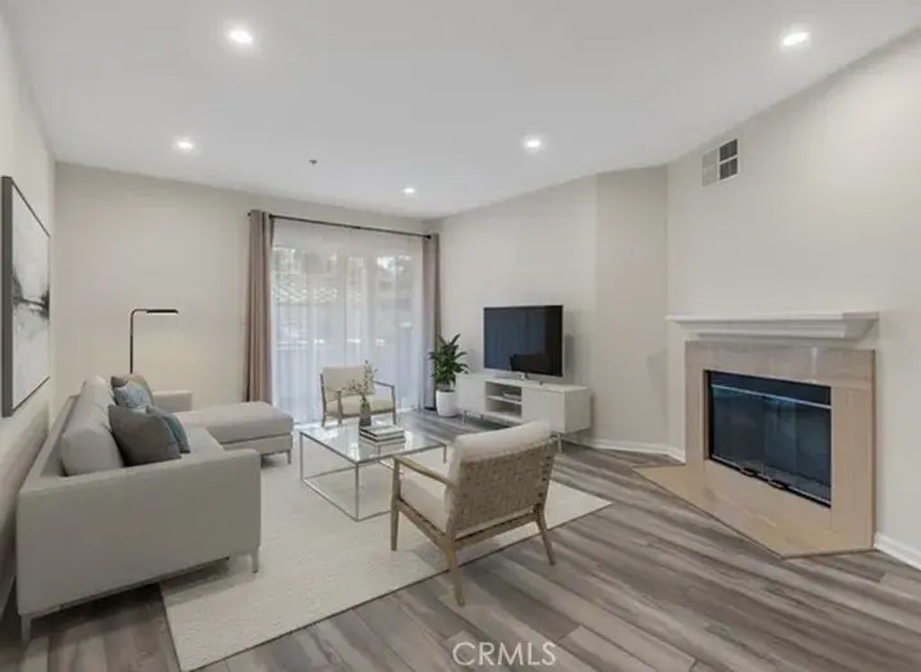5744 Oak Bend Lane 203, Oak Park