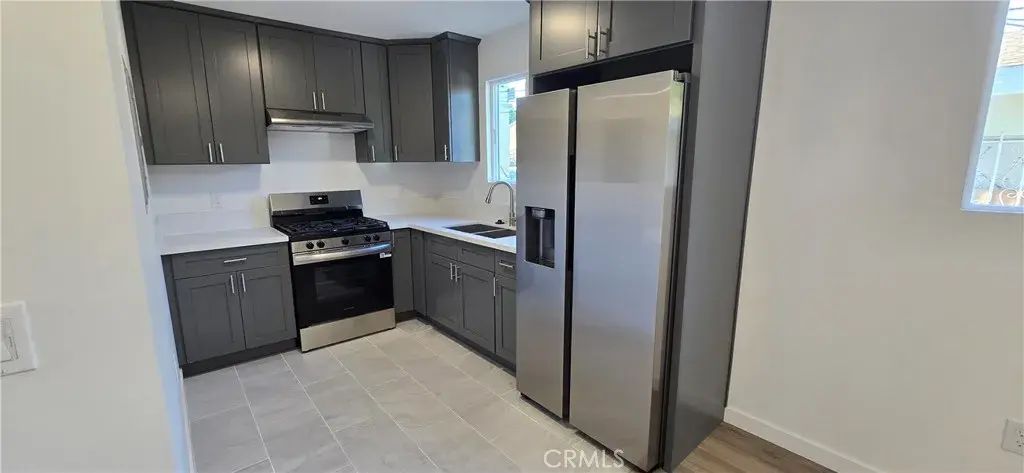 1428 E 54th 2, Los Angeles