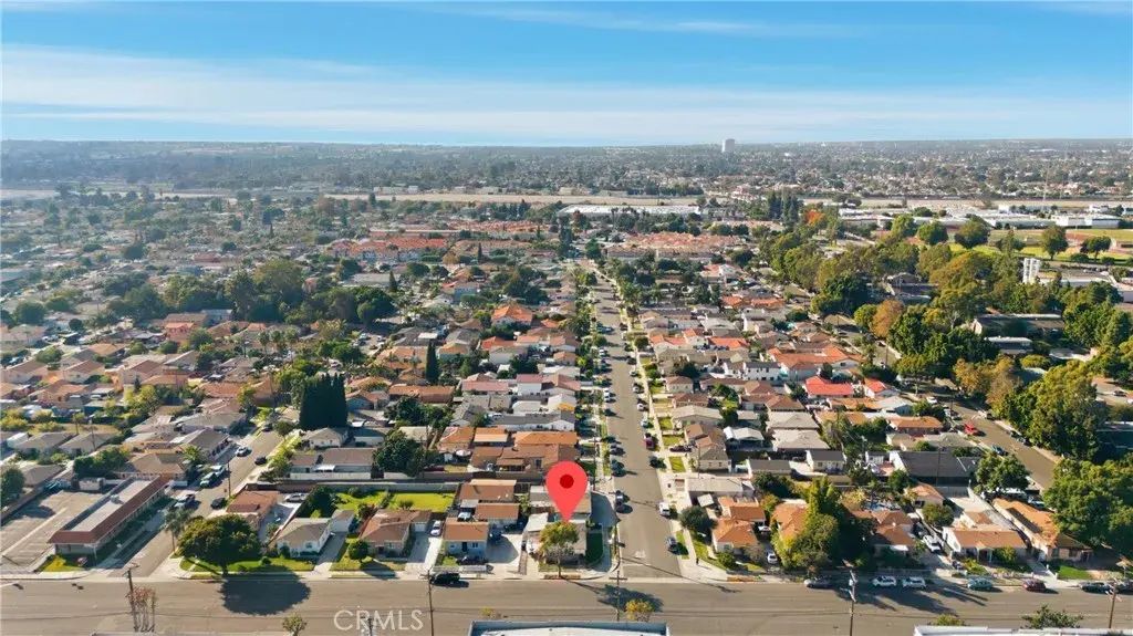 16203 Orange, Paramount