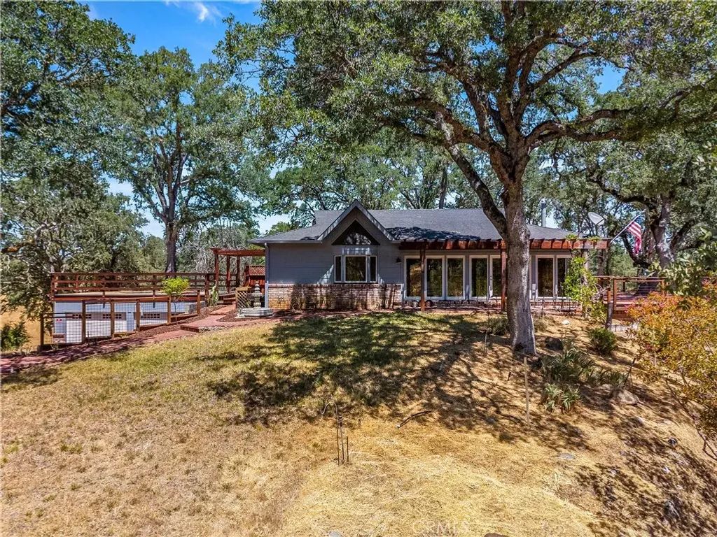 608 Dixon Drive, Lakeport