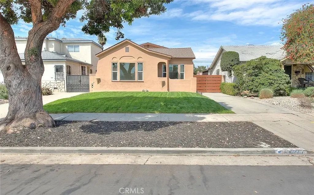 547 W 106th, Los Angeles
