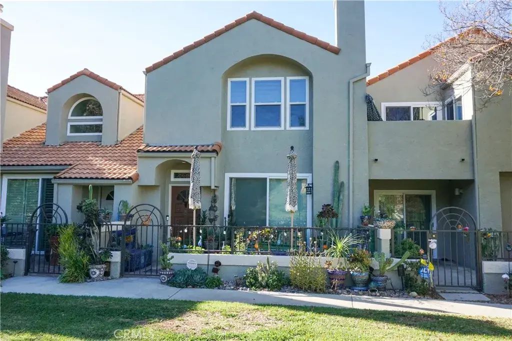22350 Heritage Pass, Chatsworth