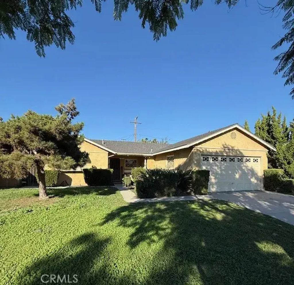 6437 E Wardlow, Long Beach
