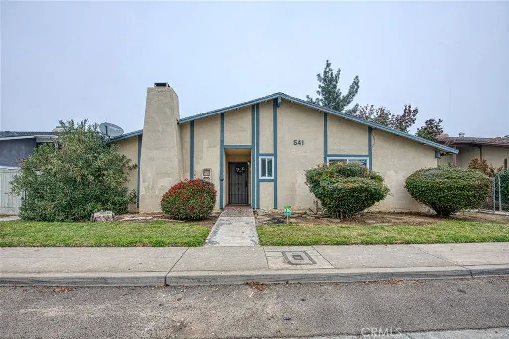 541 W Ashlan, Clovis