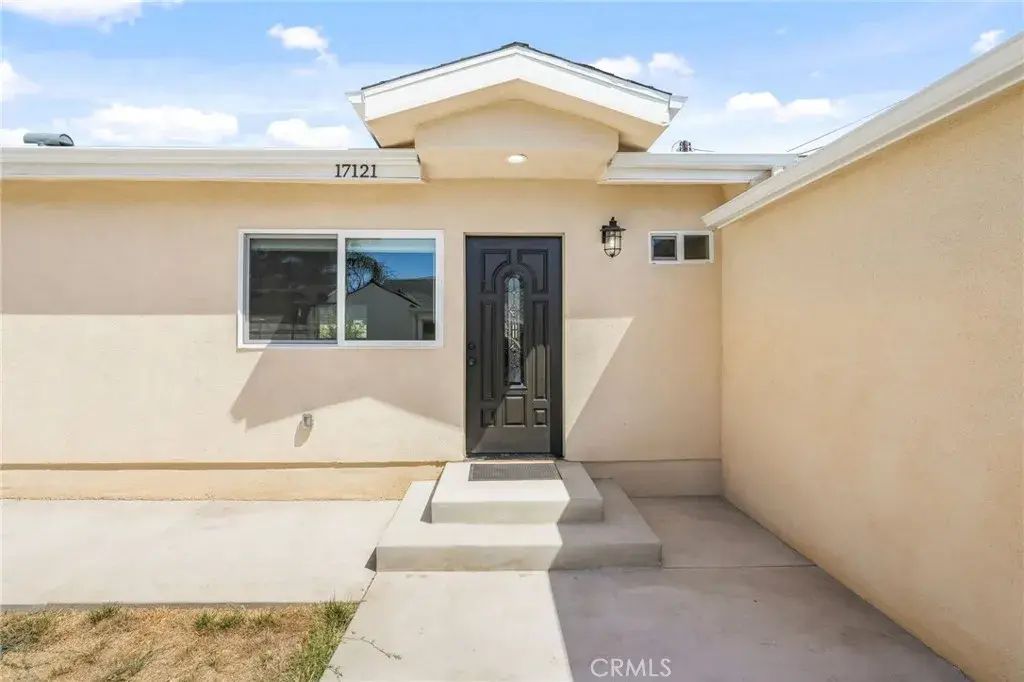 17121 Kingsbury Street, Granada Hills