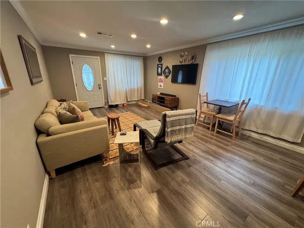 800 Skyland Drive, Sierra Madre