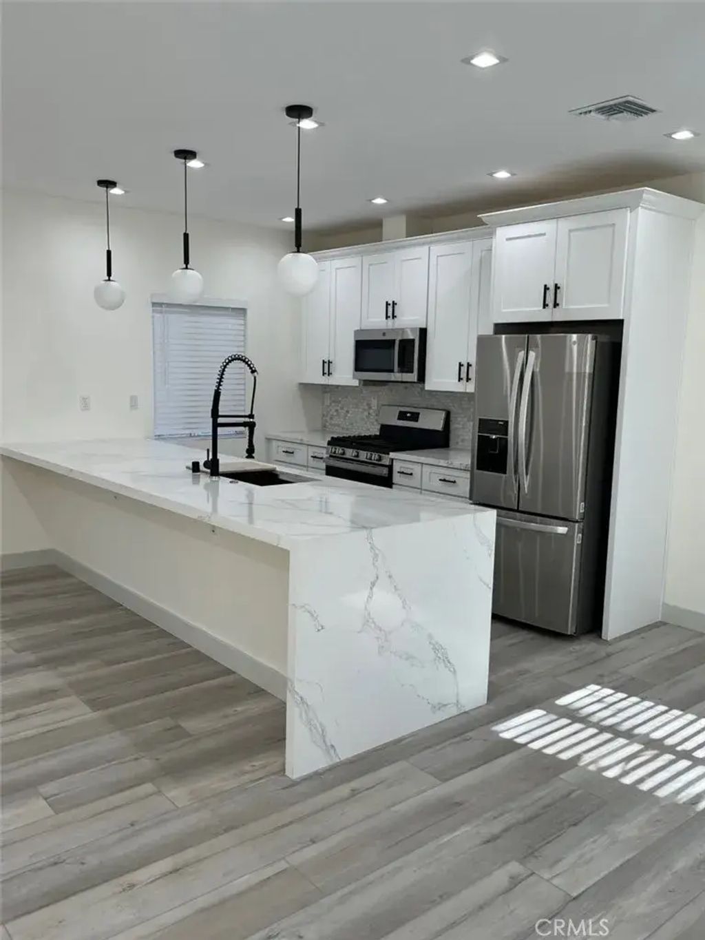 23236 Vanowen, West Hills