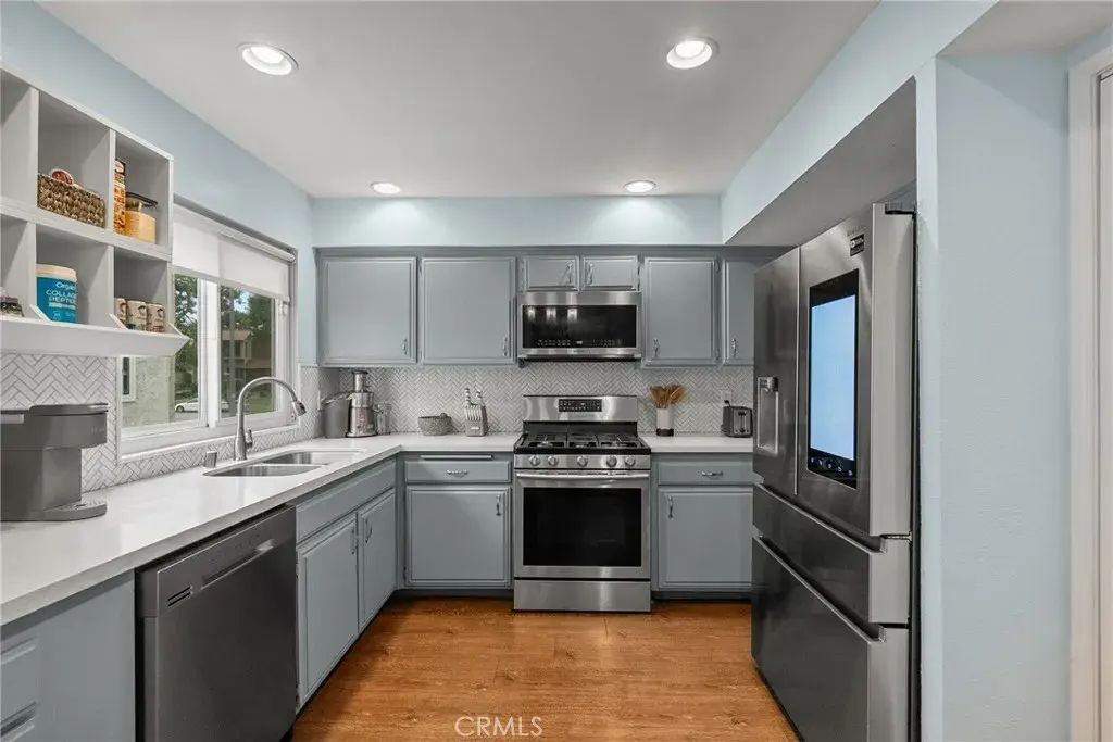 19540 Sherman Way 602, Reseda