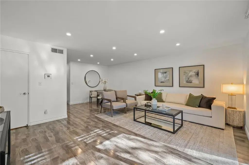 5017 Cartwright 3, North Hollywood