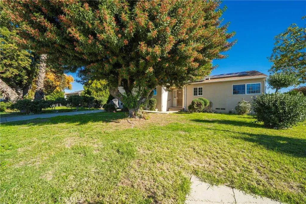 944 S Russelee Dr 1, West Covina