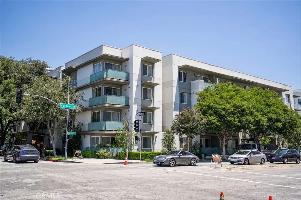 160 S Hudson Avenue 303, Pasadena