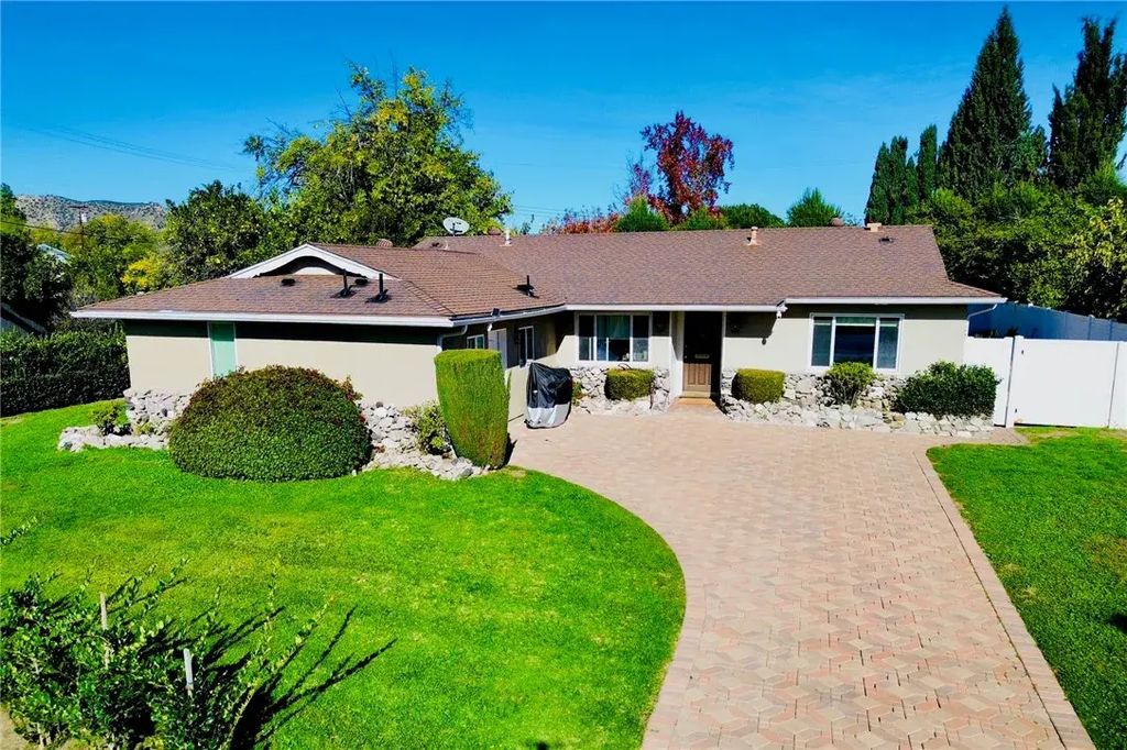 23813 Calvert, Woodland Hills