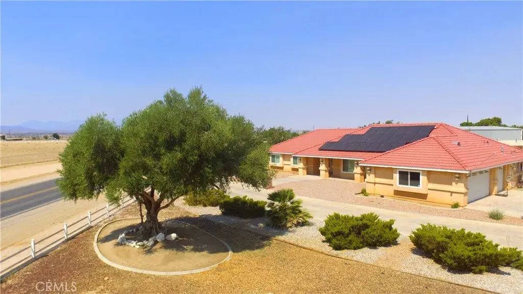 9322 Candlelight Street, Apple Valley