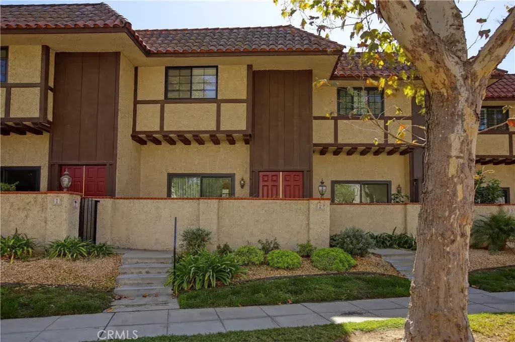 400 W Riverside Drive 2, Burbank