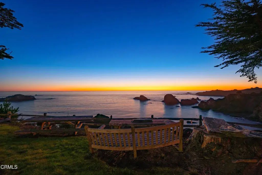 5420 S Highway 1, Elk