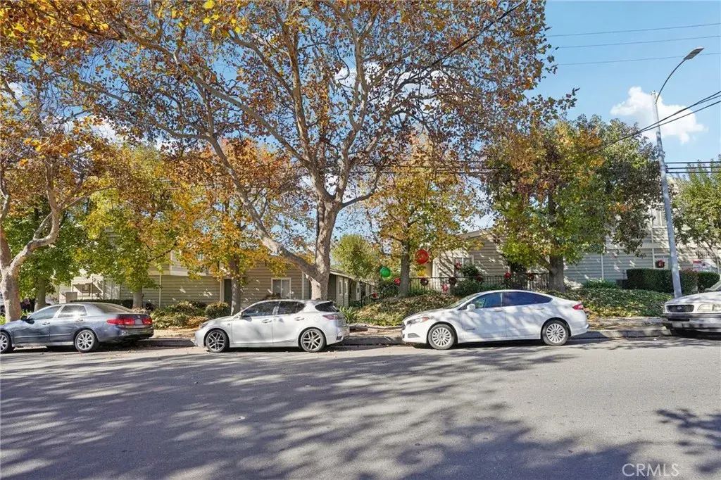 11377 Osborne Place 13, Sylmar