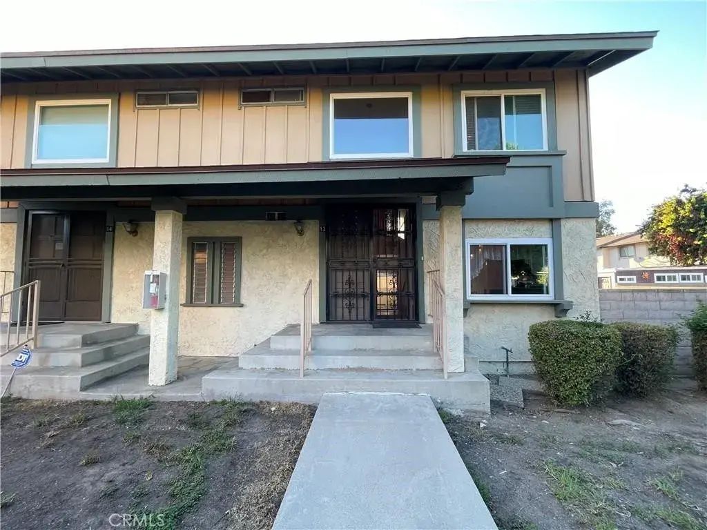 6625 Wilbur 13, Reseda