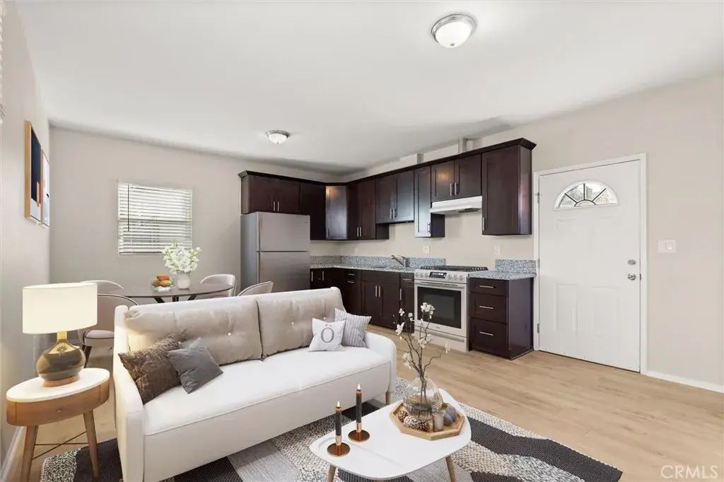 2907 E Sawyer Street 1/2, Long Beach