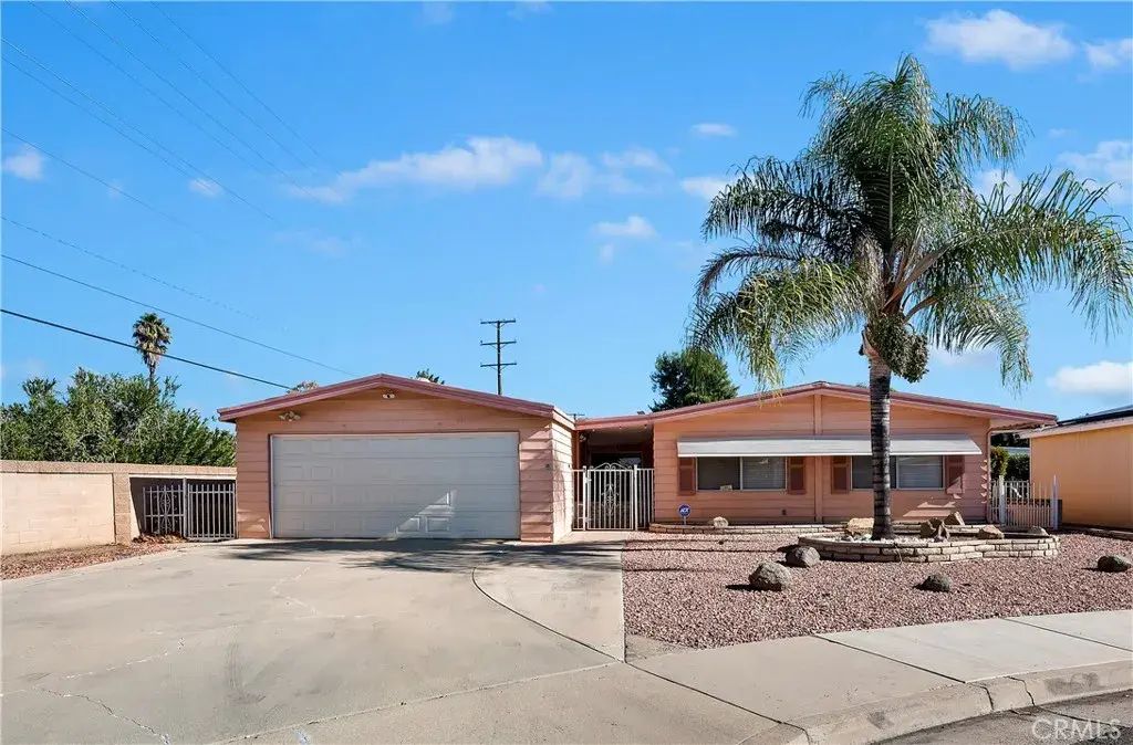 1104 Carrotwood Court, Hemet