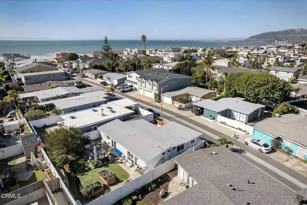 1040 Dover Lane, Ventura