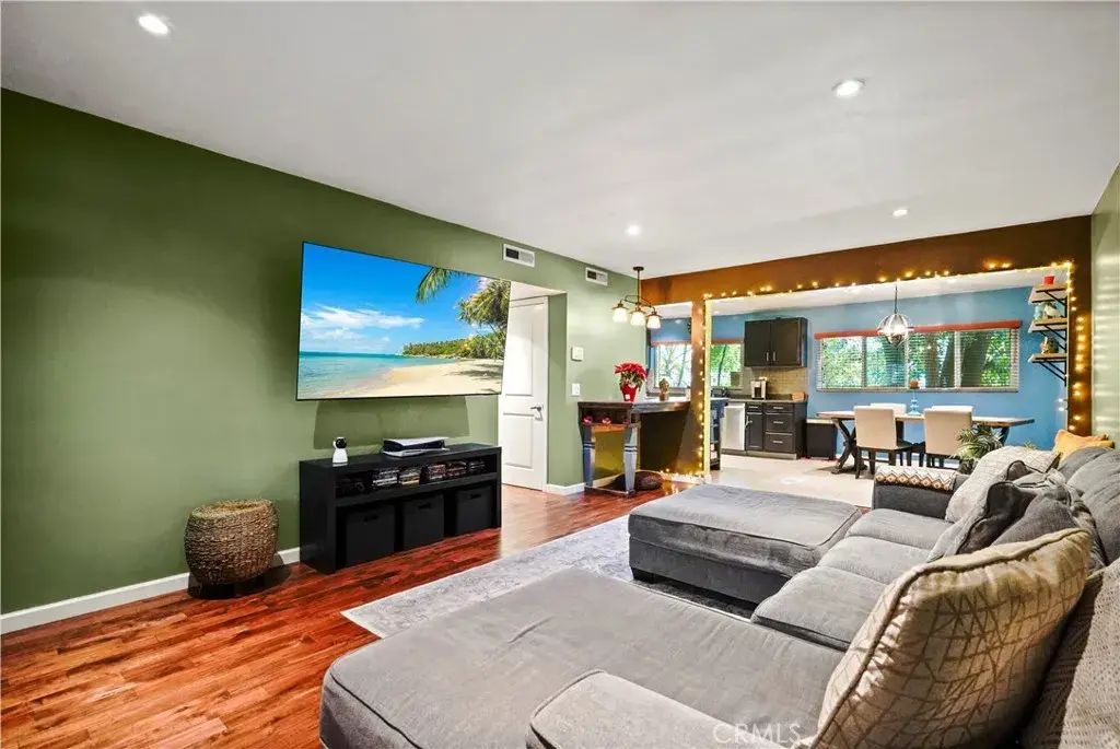 15457 Moorpark Street 1, Sherman Oaks
