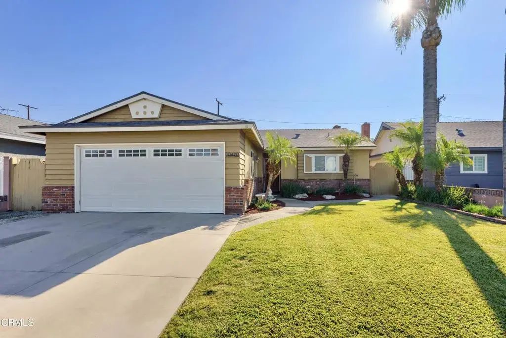 10420 Adel Way, Whittier