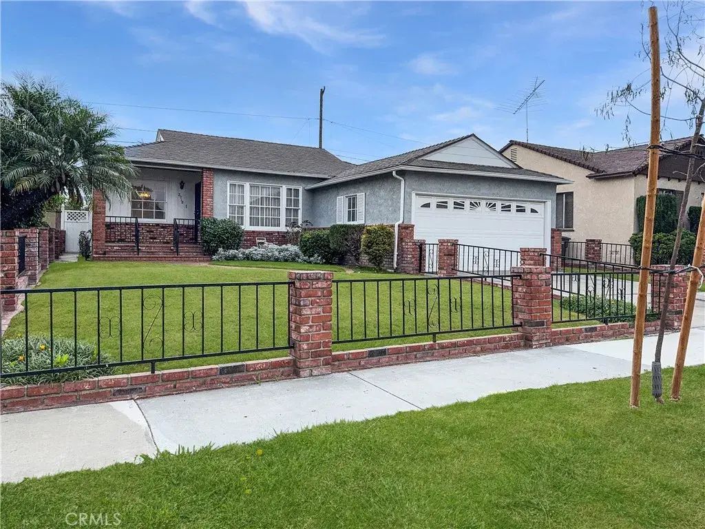 2918 Yearling, Lakewood