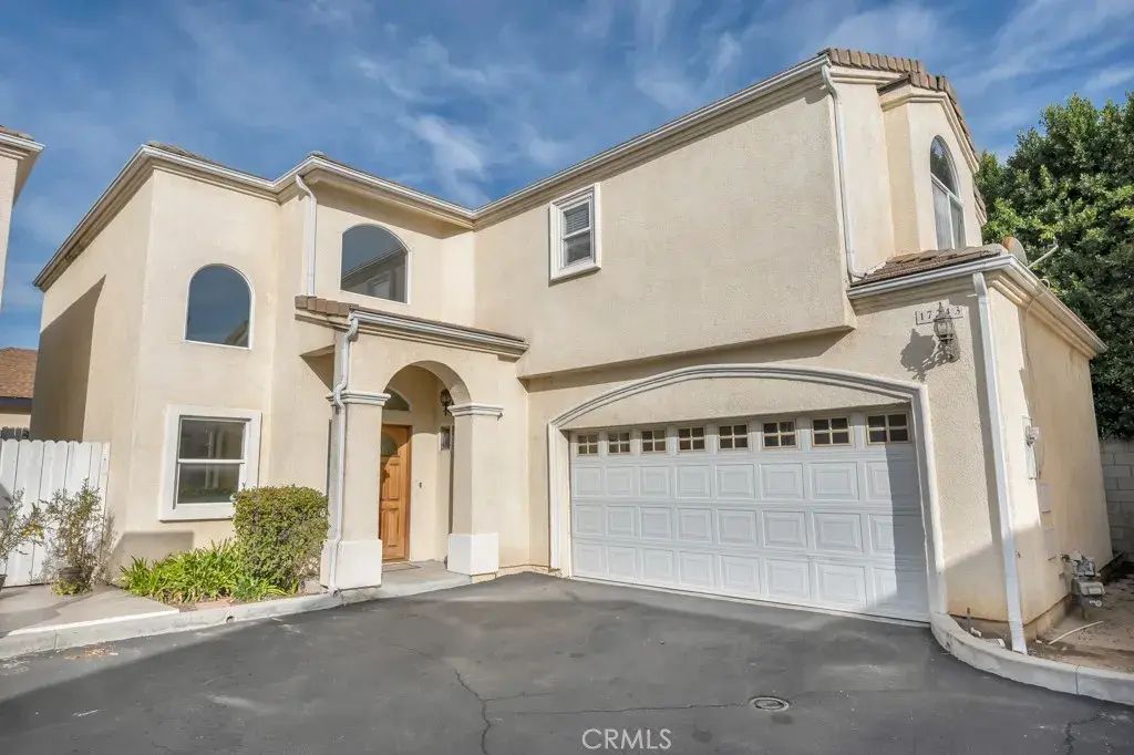17743 Merridy Street, Northridge