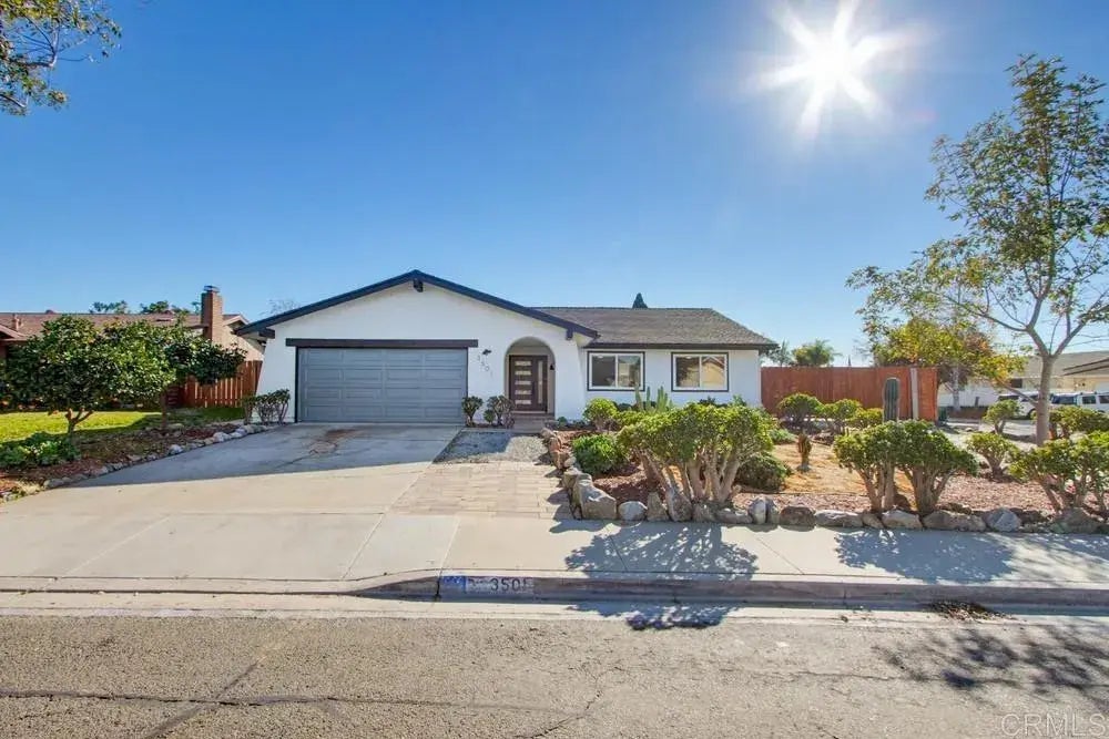 Photo of Listing #PTP2508941