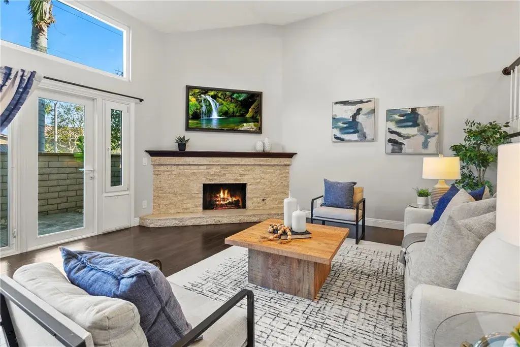 21066 Poolside, Huntington Beach