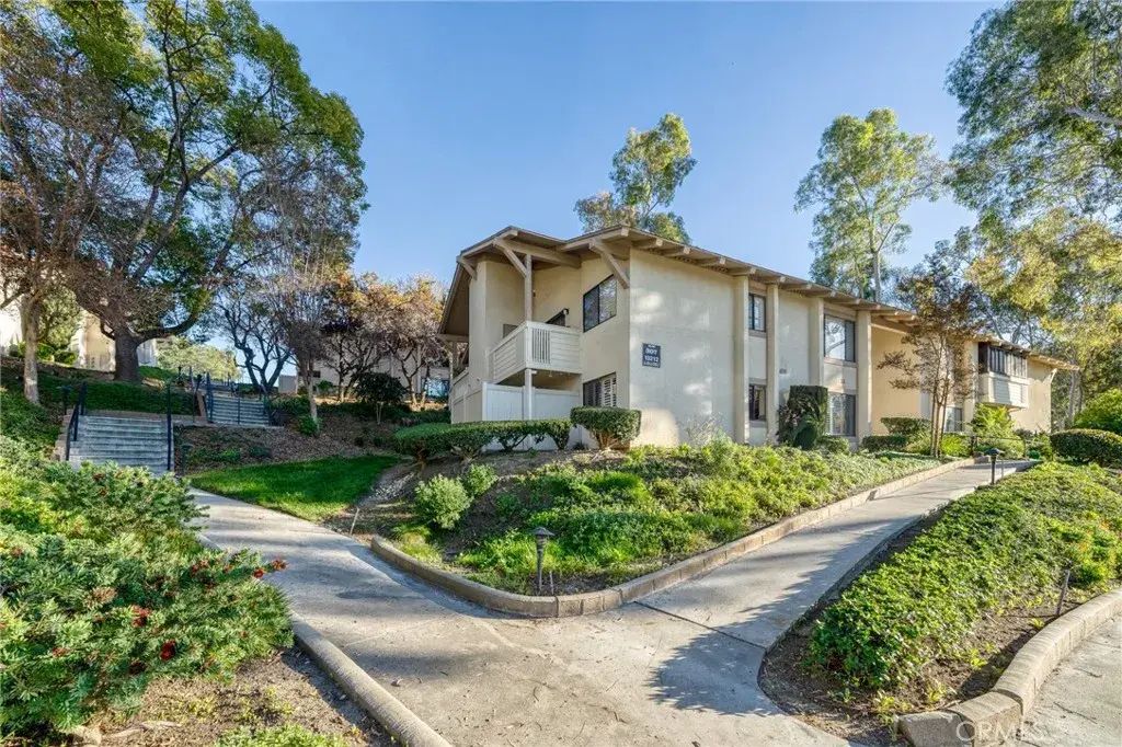 13212 La Jolla 307b, La Mirada