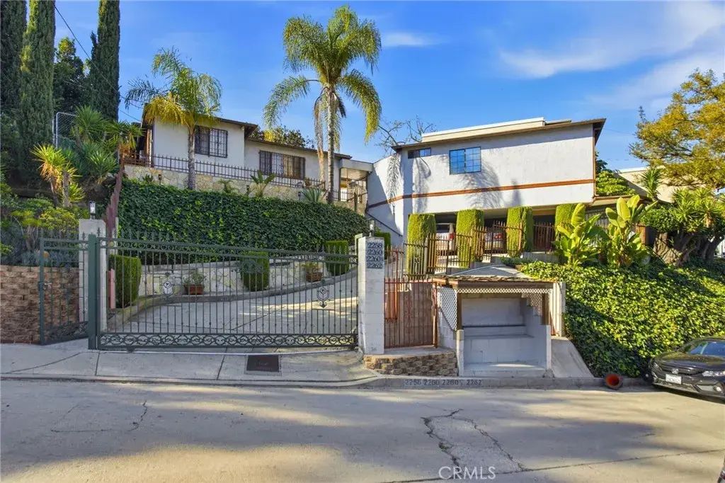 2260 Cazador Drive, Los Angeles