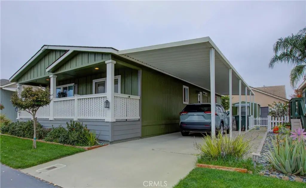 1568 Queen, Livingston
