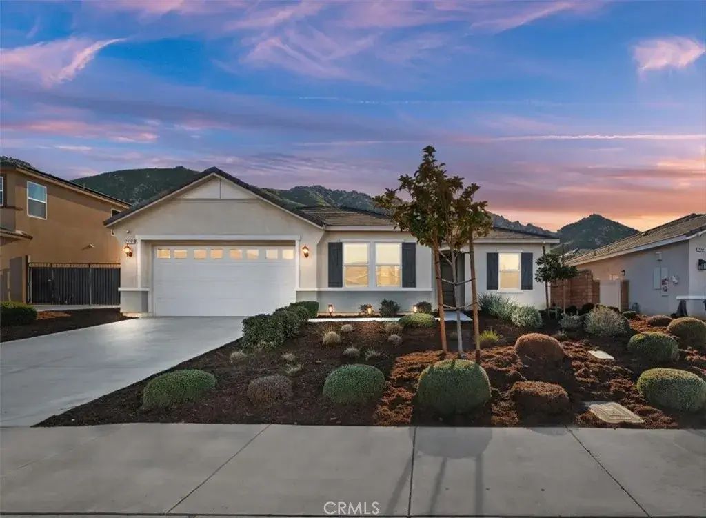 20961 Bison Mesa, Riverside
