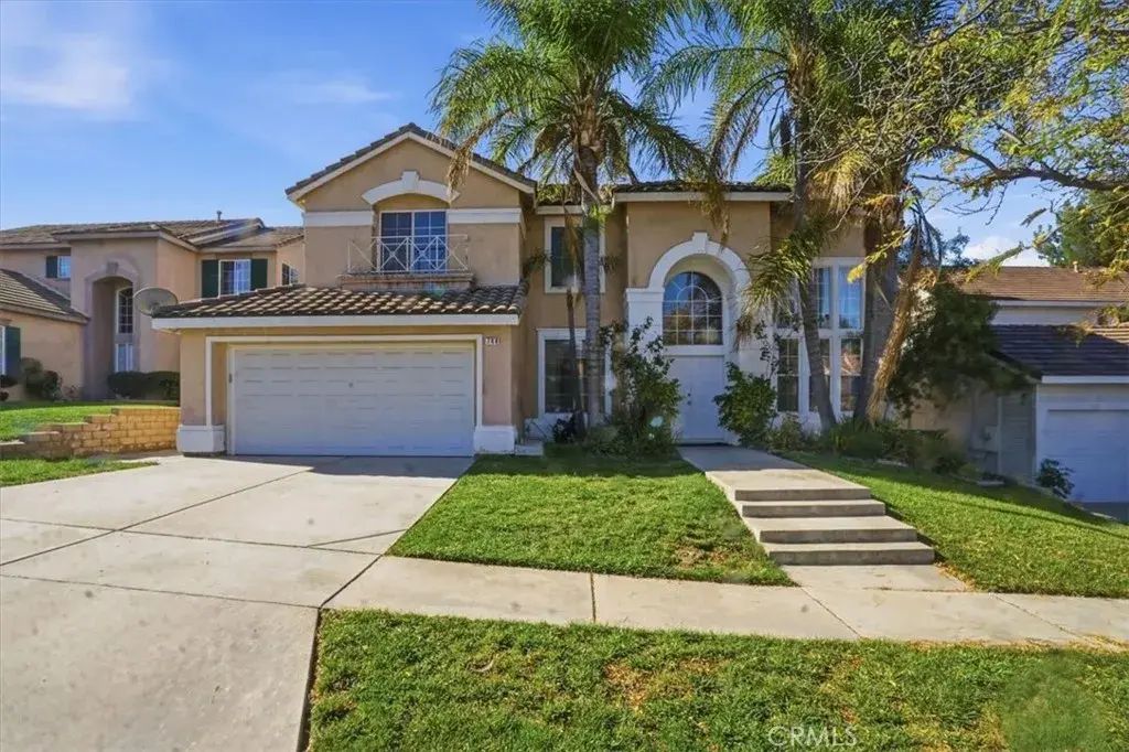 748 Navarro, Corona